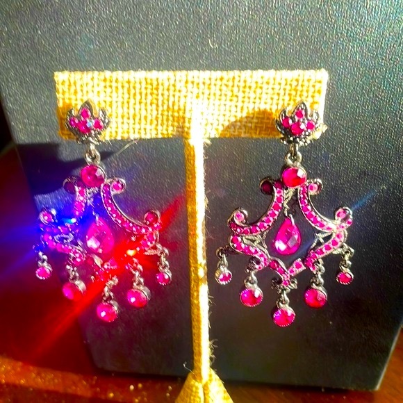Vintage Joan Rivers Chandelier earrings - Picture 8 of 11